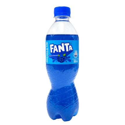 Blueberry-flavored Fanta soda in a 500ml bottle from Mijn winkel, showing the vibrant blue beverage in the image.
