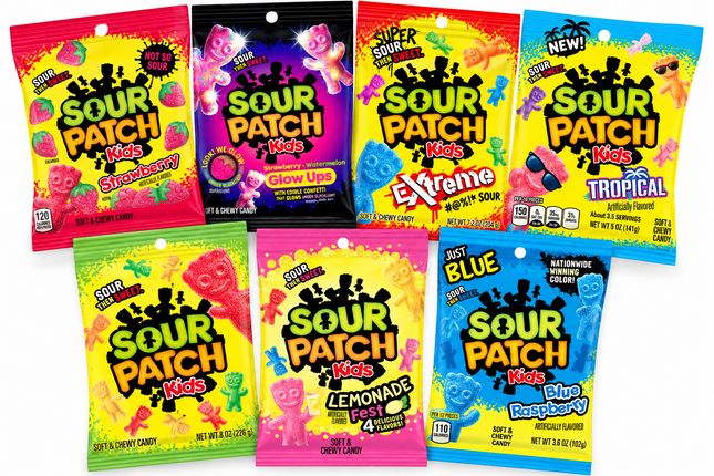 Colorful Sour Patch Kids candy bundle from Mijn winkel, featuring assorted fruity gummy candies in a vibrant display.