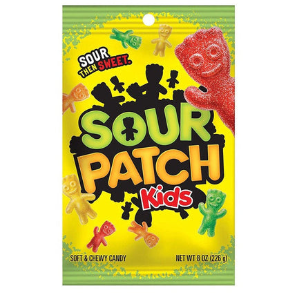 Colorful Sour Patch Kids gummy candies in a 226g bag from Mijn winkel, showing vibrant, sugar-coated fruit-flavored sweets.